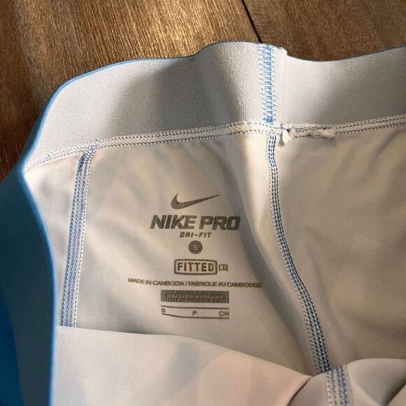 Nike Pro Blue Pattern Athletic Cropped Leggings Women S Bin D-8 - Picture 3 of 5